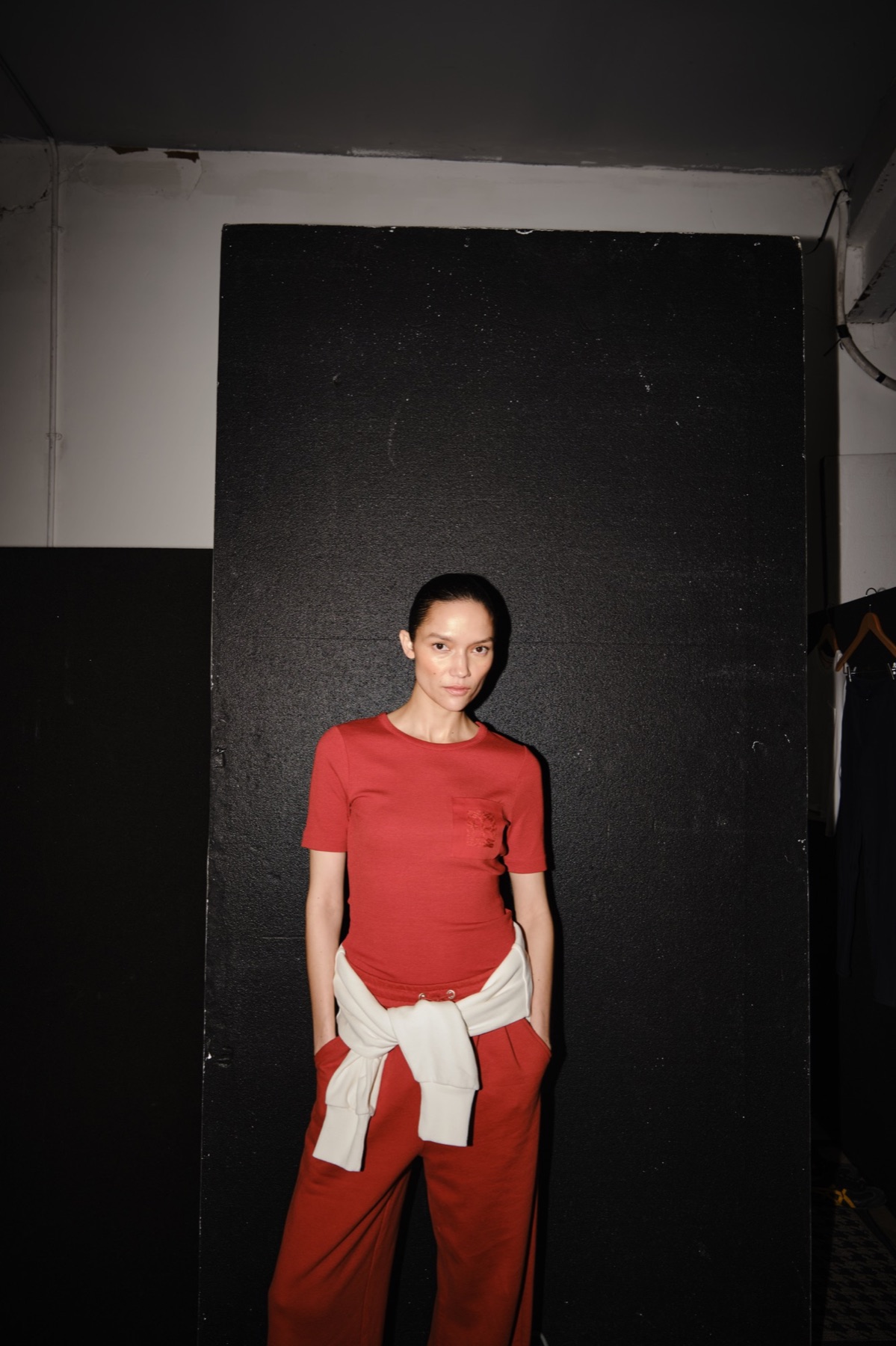 A moment behind the scenes of the Emello SS26 campaign shoot