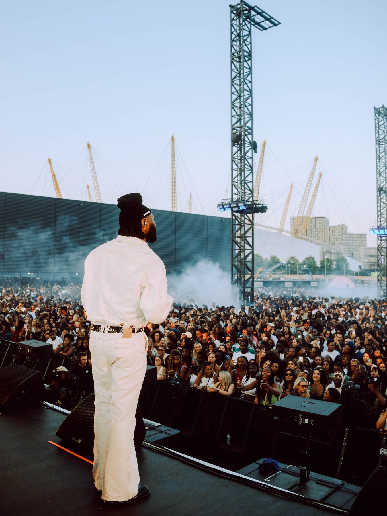 Odeal viewed from behind facing a large crowd at R&B Slow Jams, Magazine London.